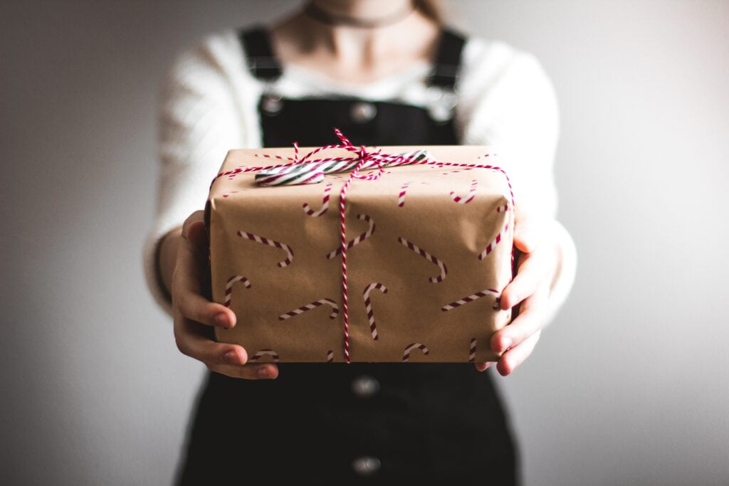 nombres llamativos para tiendas de detalles, nombres para negocios tienda de regalos, ideas para nombre de negocio de regalos